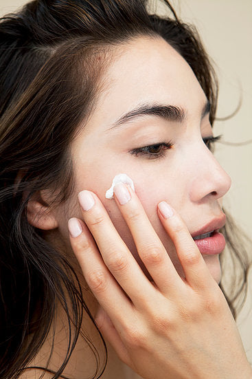 AN EDUCATION ON HOW MUCH SKINCARE PRODUCT YOU NEED TO APPLY